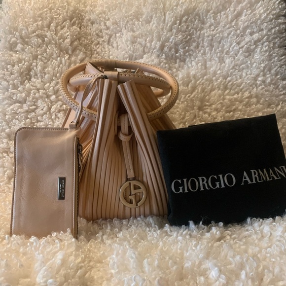 Giorgio Armani pleated bag - Picture 1 of 14